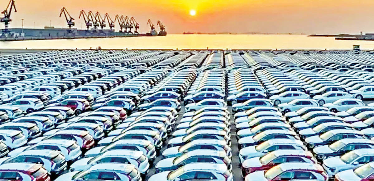 رشد واردات خودرو به ایران در سال ۱۴۰۴ در سایه ابهامات آیین‌نامه‌ای